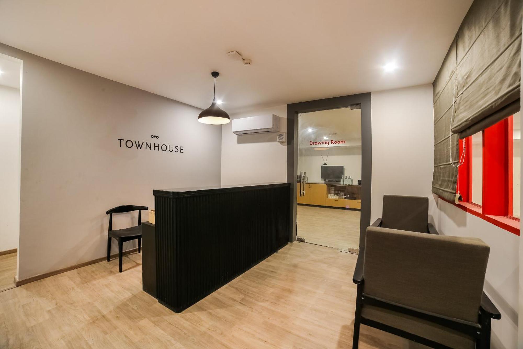 Super Townhouse Near Appu Ghar Hotel Гургаон Екстериор снимка