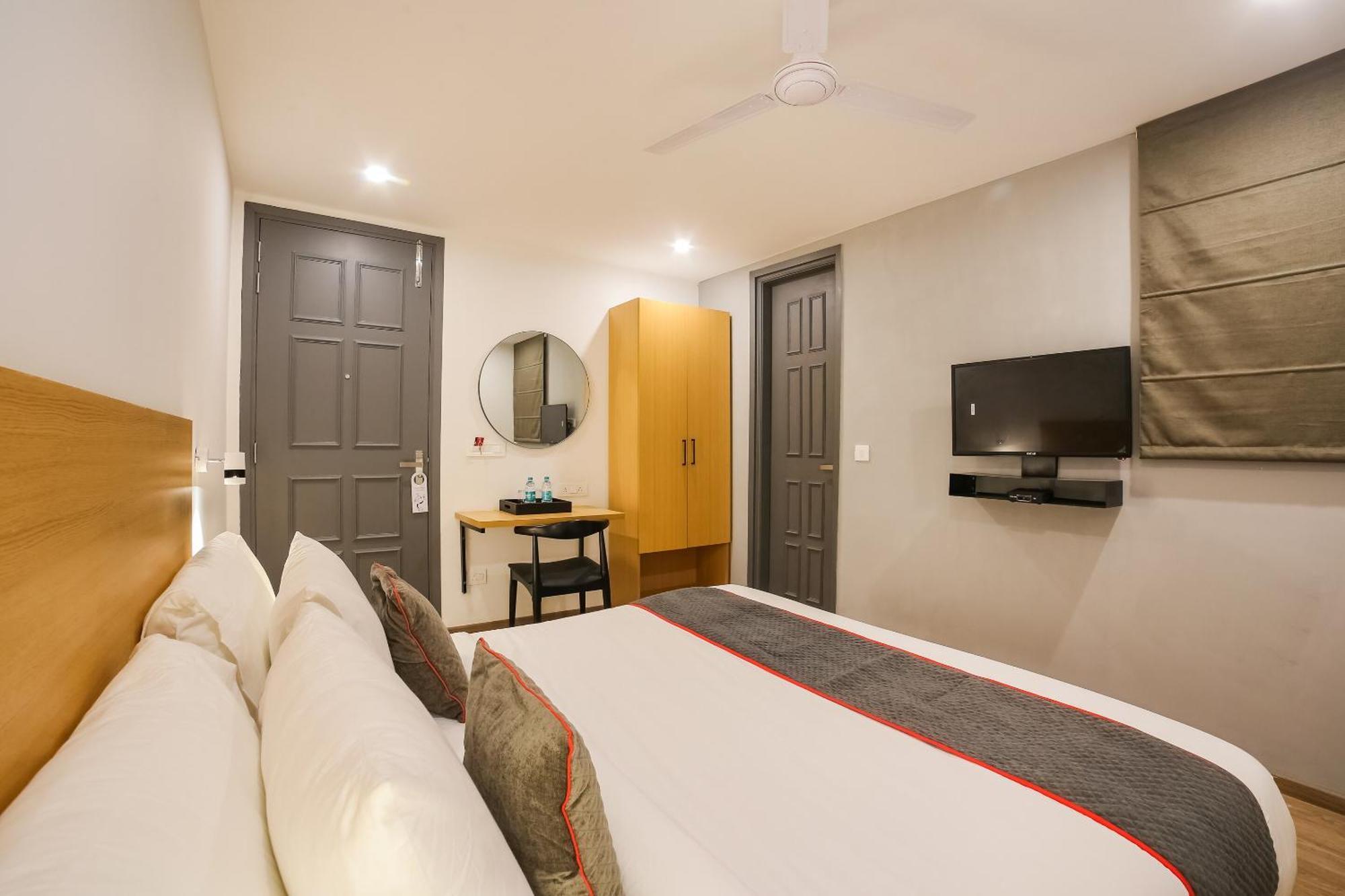 Super Townhouse Near Appu Ghar Hotel Гургаон Екстериор снимка