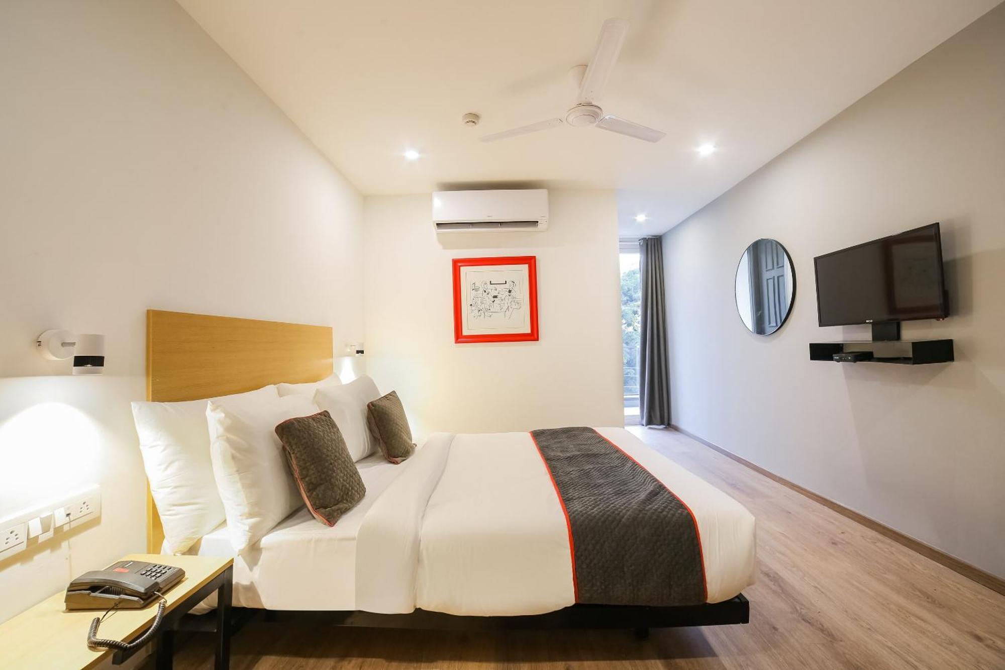 Super Townhouse Near Appu Ghar Hotel Гургаон Екстериор снимка