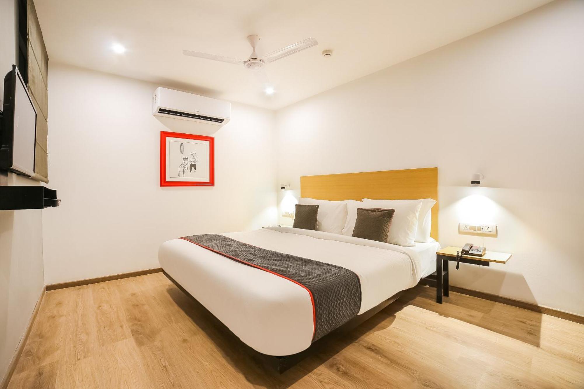 Super Townhouse Near Appu Ghar Hotel Гургаон Екстериор снимка