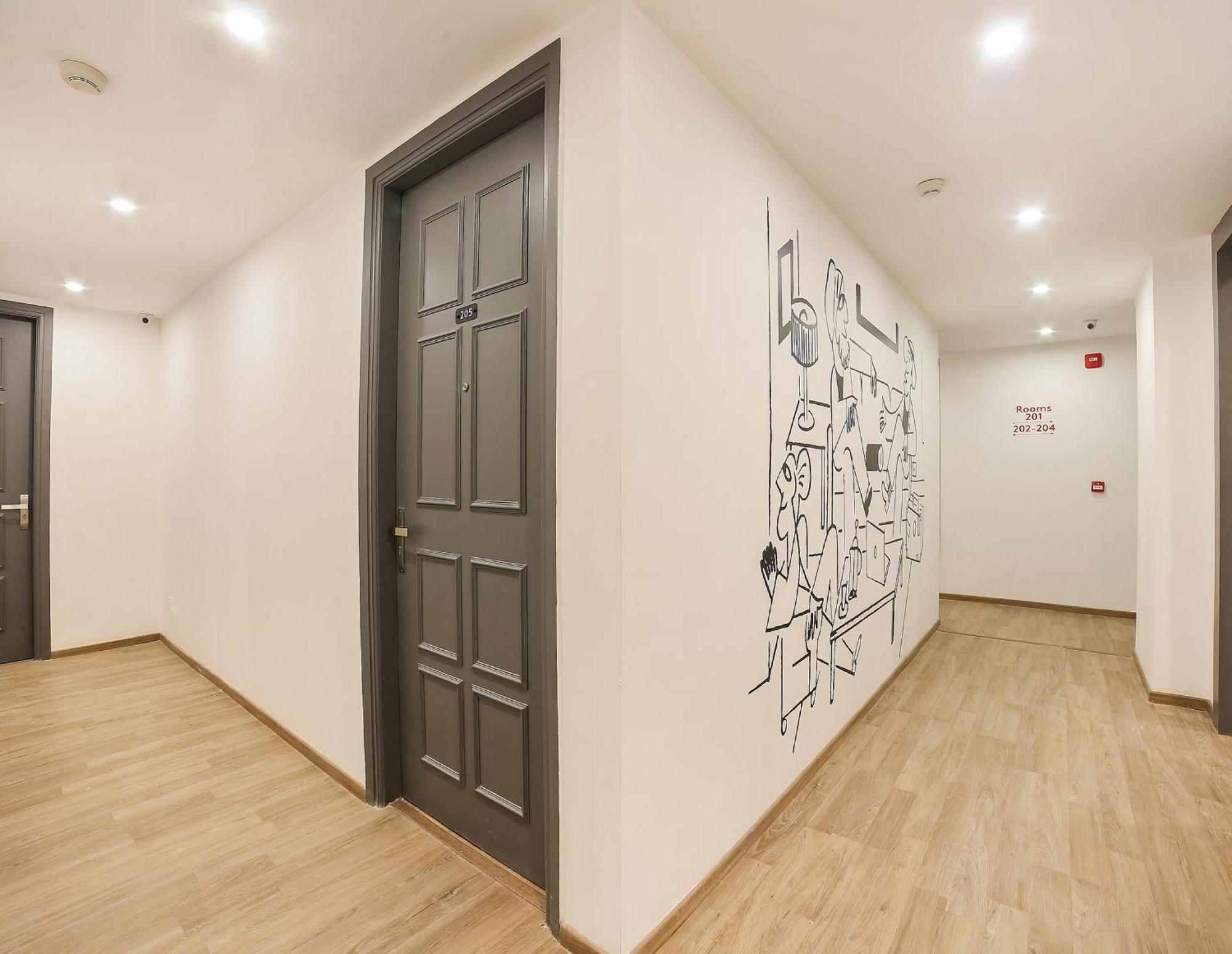 Super Townhouse Near Appu Ghar Hotel Гургаон Екстериор снимка