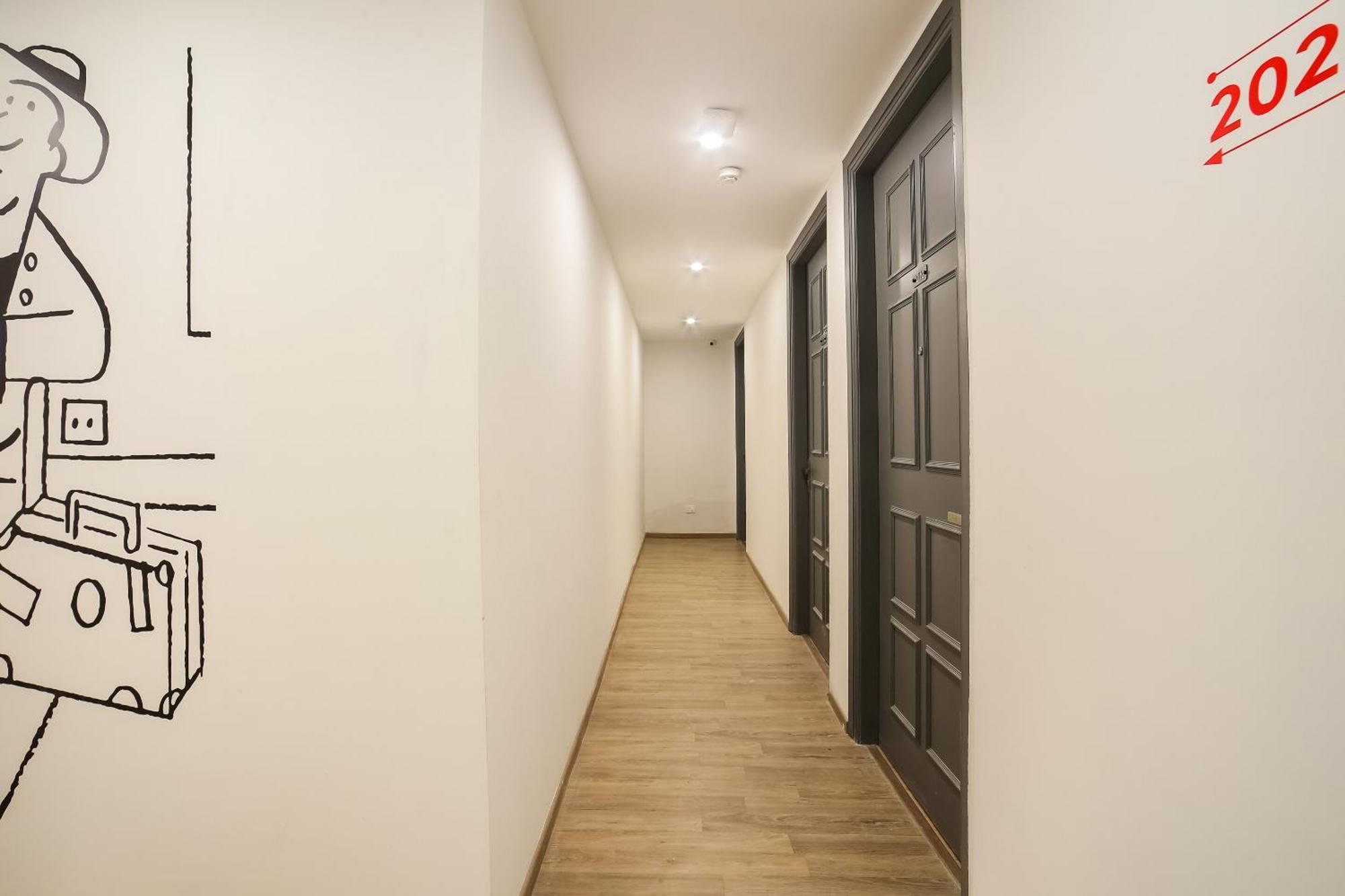 Super Townhouse Near Appu Ghar Hotel Гургаон Екстериор снимка