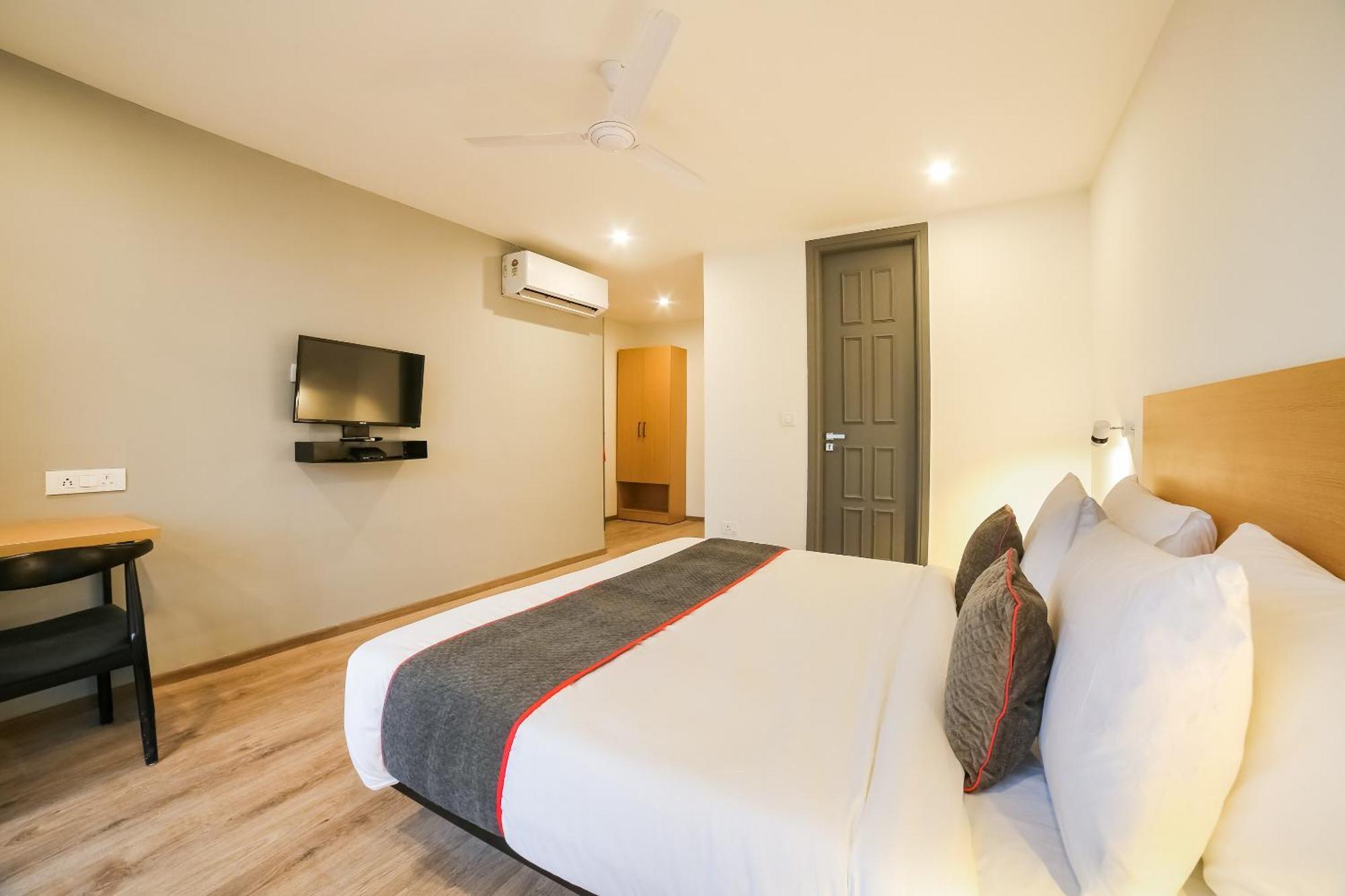 Super Townhouse Near Appu Ghar Hotel Гургаон Екстериор снимка