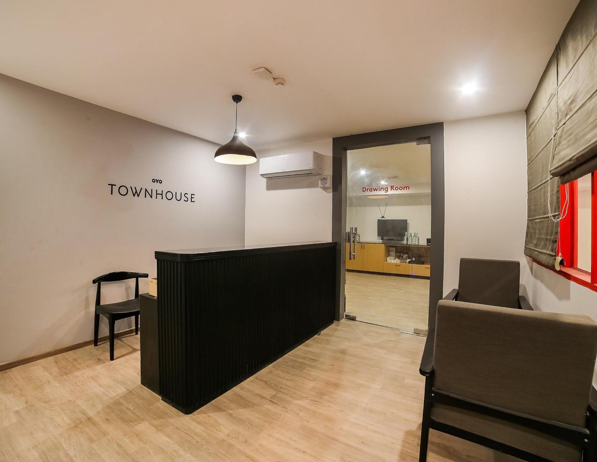 Super Townhouse Near Appu Ghar Hotel Гургаон Екстериор снимка