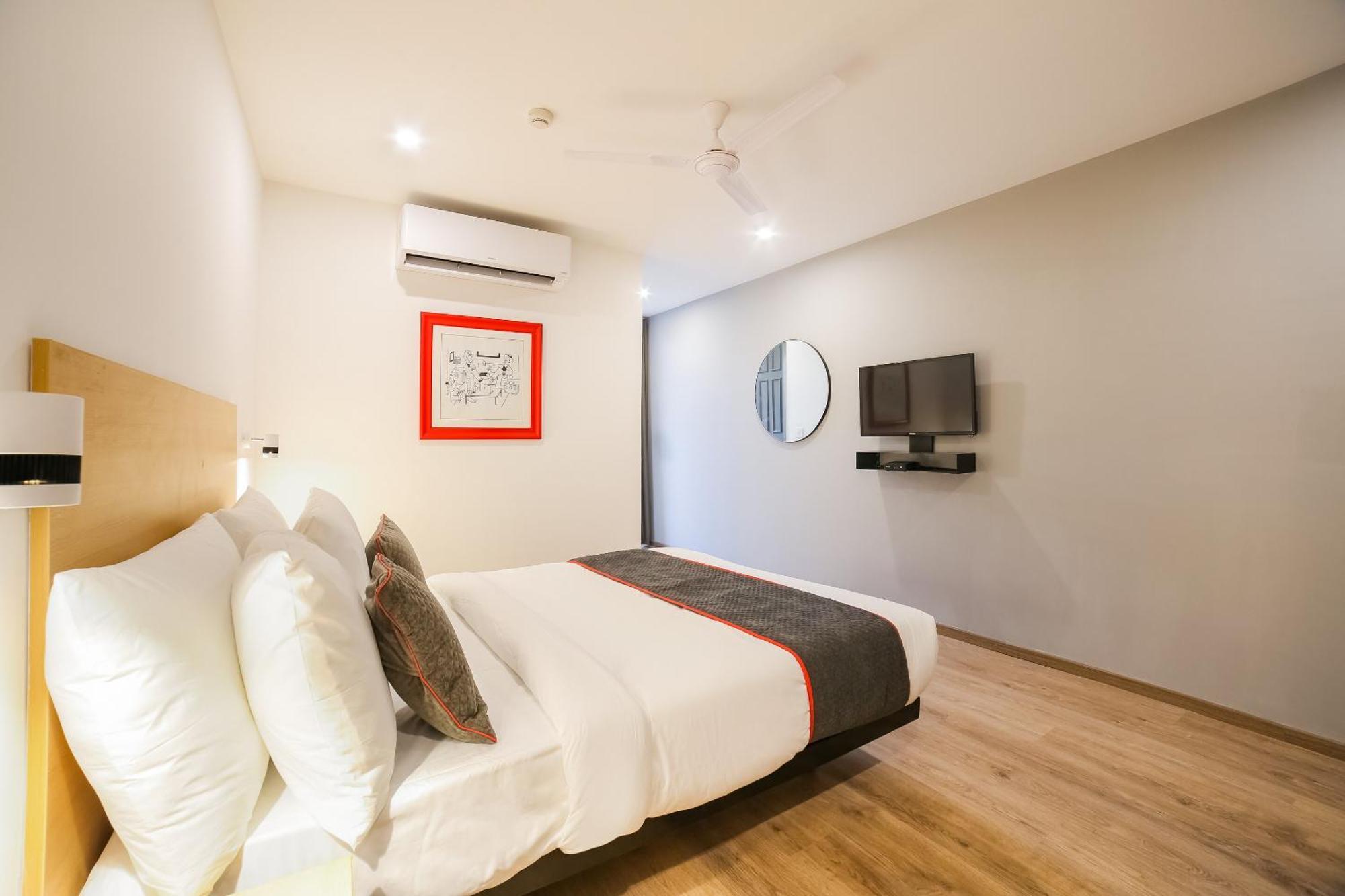 Super Townhouse Near Appu Ghar Hotel Гургаон Екстериор снимка