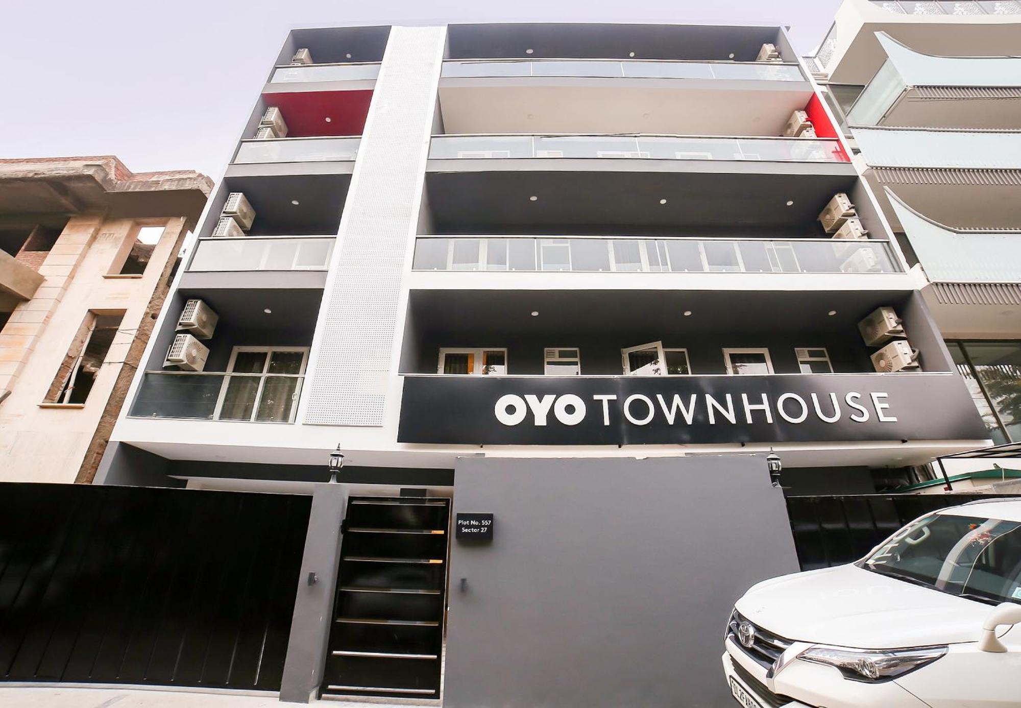 Super Townhouse Near Appu Ghar Hotel Гургаон Екстериор снимка