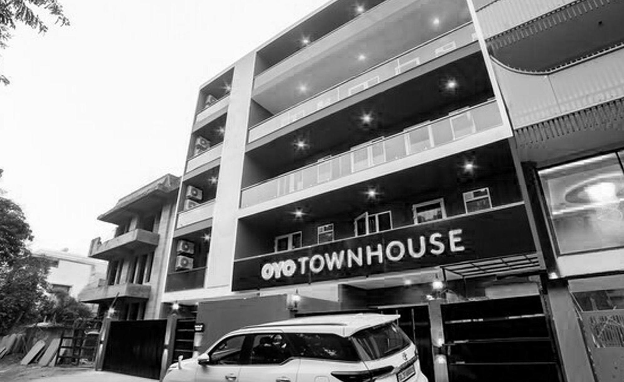 Super Townhouse Near Appu Ghar Hotel Гургаон Екстериор снимка