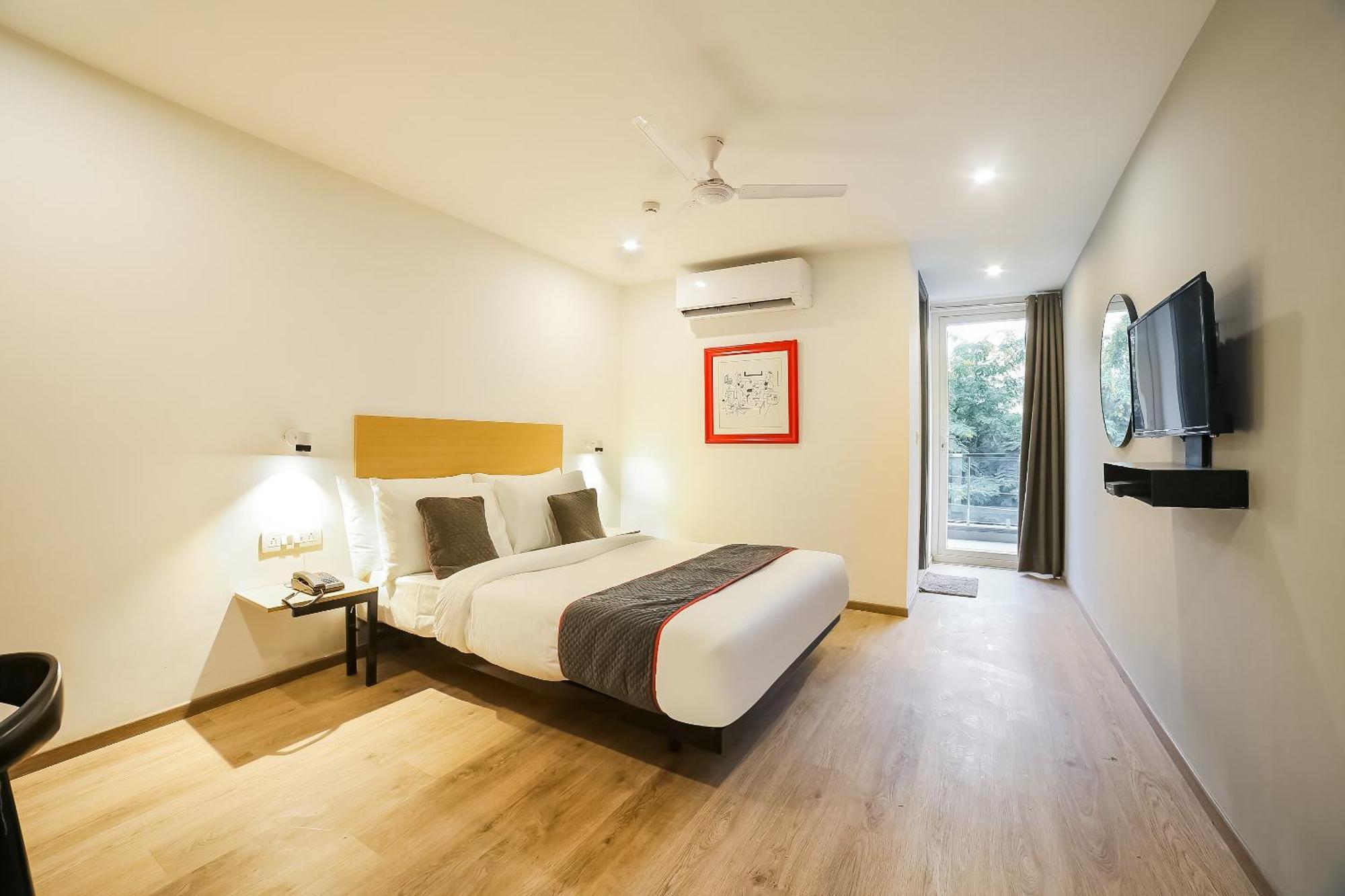 Super Townhouse Near Appu Ghar Hotel Гургаон Екстериор снимка